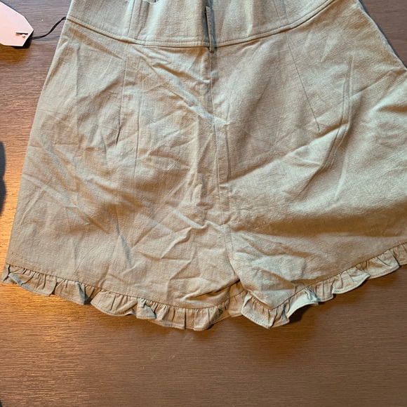 Women’s Large Green Shorts-Never Worn - Picture 2 of 3